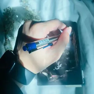 Kinza Batool — Urdu novelist